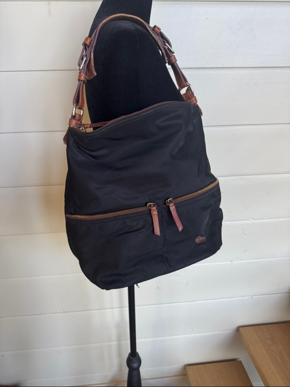 Dooney & Bourke VTG Nylon Shoulder Bag with Brown Leather Trim & Pink Lining - Picture 9 of 15